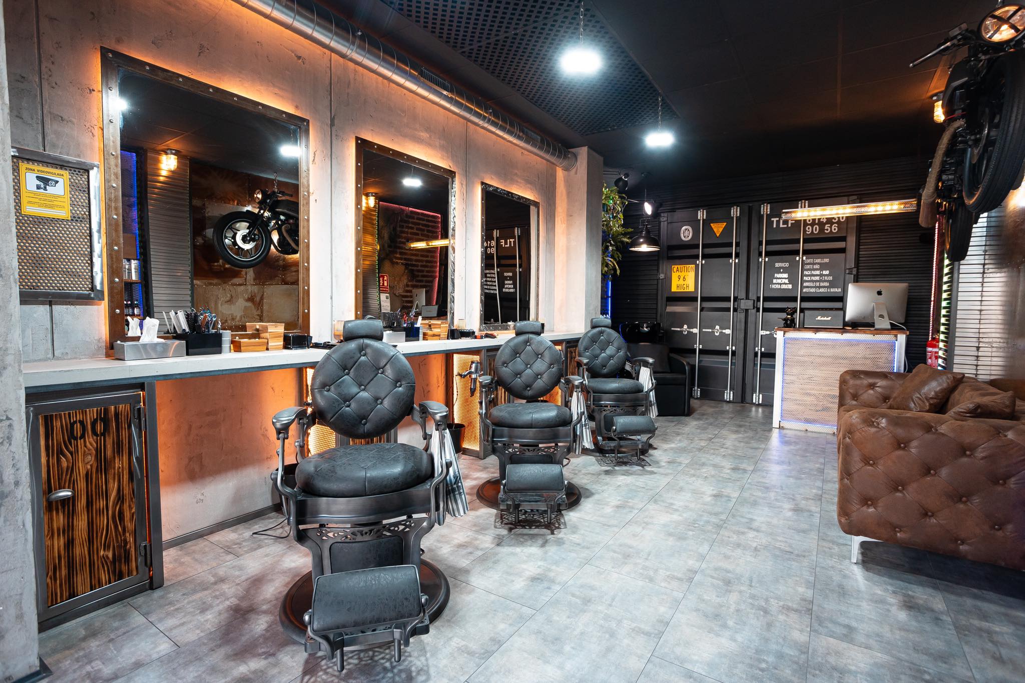 Sillas de barbero en el interior de The Original Barber Shop.